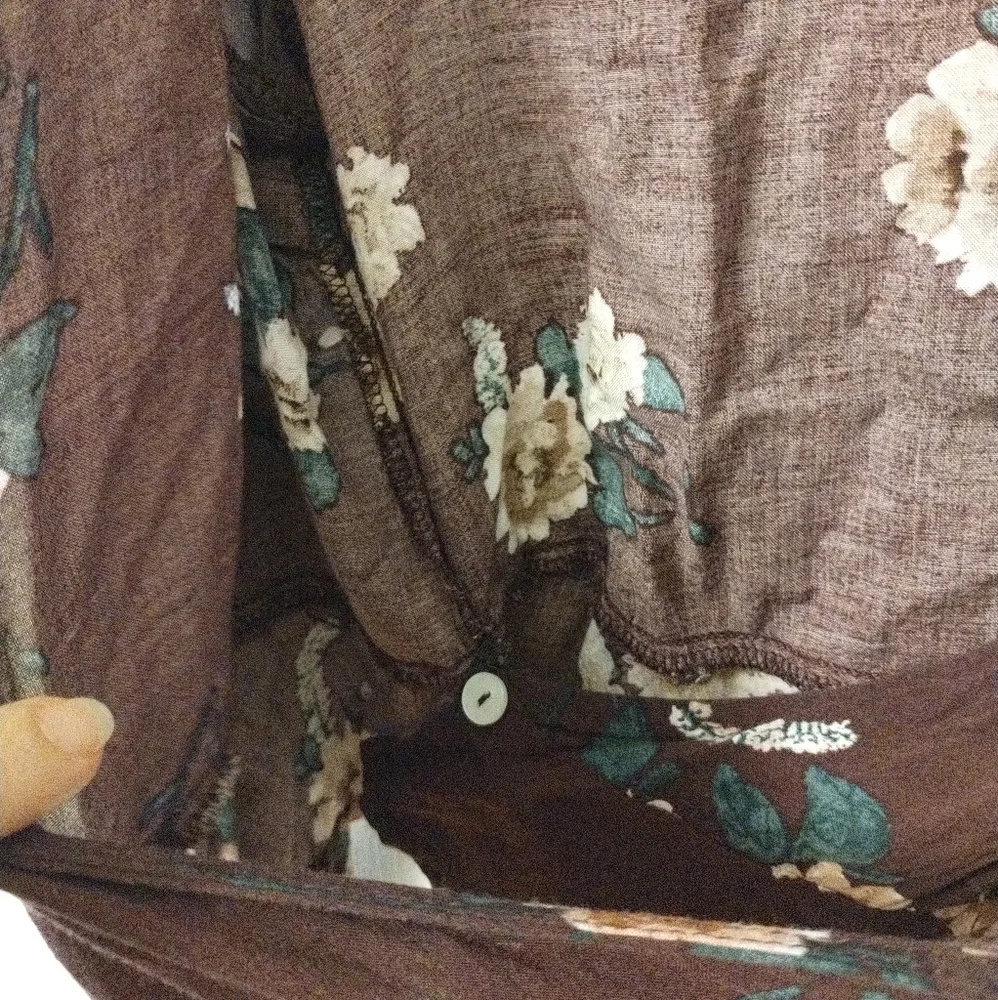 *5 for $20* Wild Fable floral wrap top - Picture 6 of 10